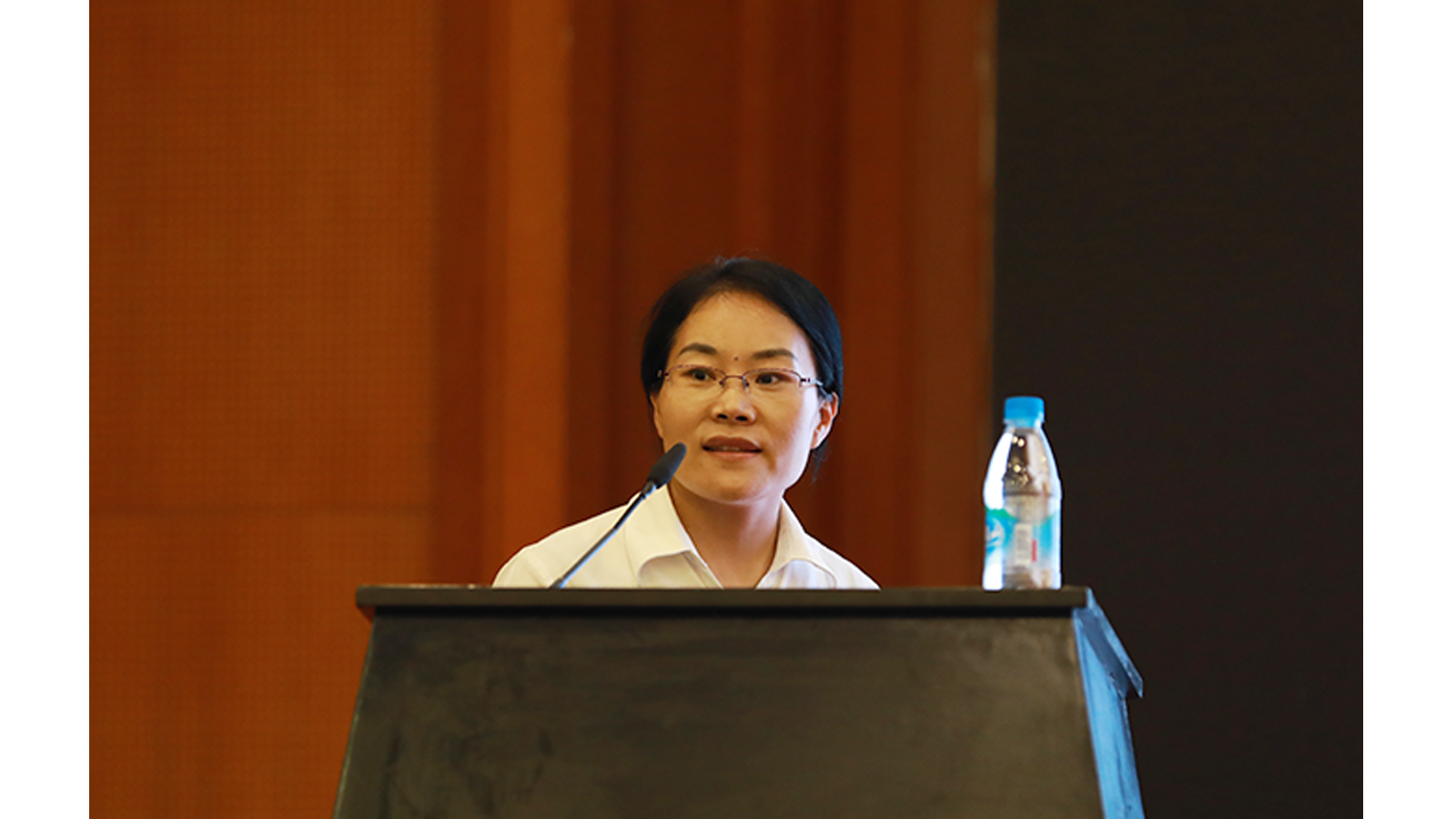 科桥餐饮泰科新厂项目经理纪红梅发言商丘师范学院项目经理李斌发言